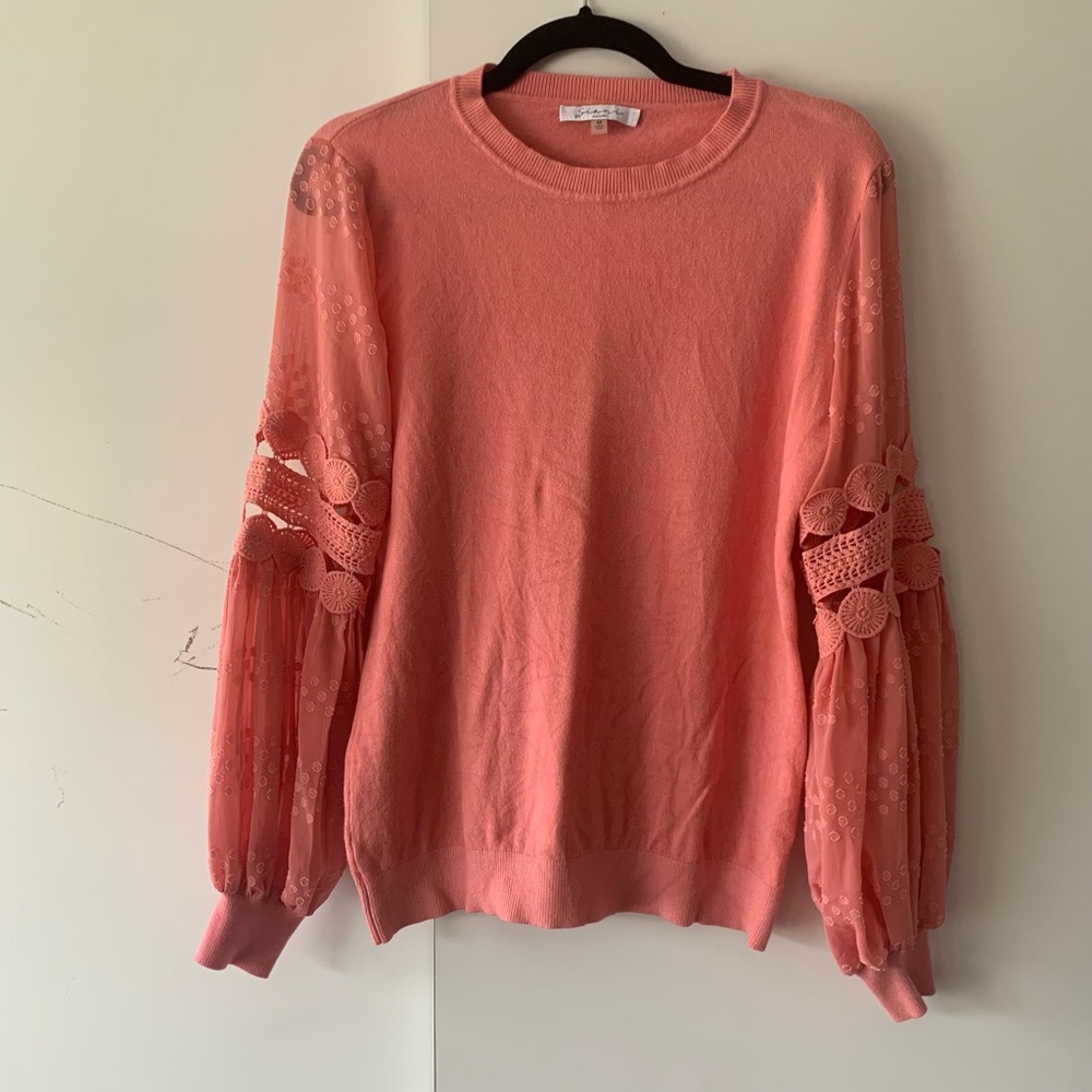 Beautiful peach top. Sioni M